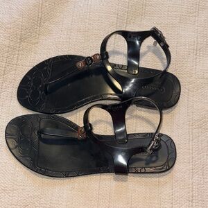 COACH Piccadilly Jelly Thong Sandals Sandals with Brown Accent. NWOT